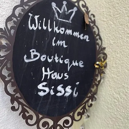 Boutique Haus Sissi Apartamento *